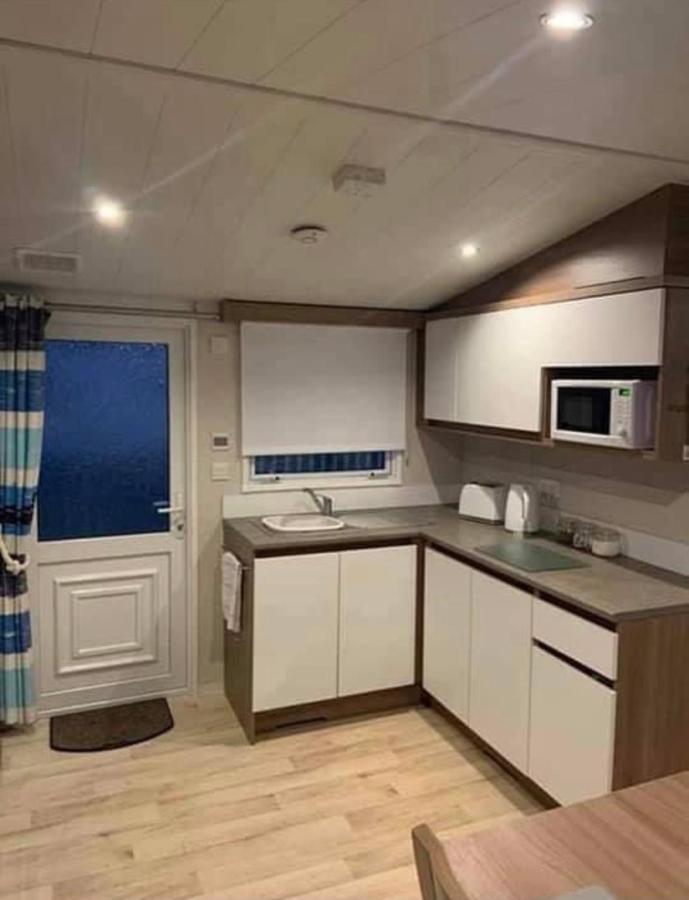 ホテル 8 Berth,Waterside Leisure,インゴールドメルズ エクステリア 写真